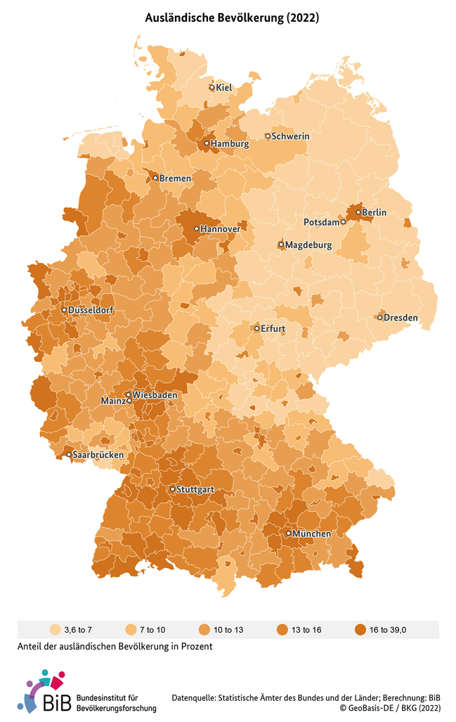 Karte zeigt den prozentualen Anteil der ausl&#228;ndischen Bev&#246;lkerung in Deutschland auf Kreisebene im Jahr 2022 (verweist auf: Ausländische Bevölkerung in Deutschland (Kreisebene, 2022))