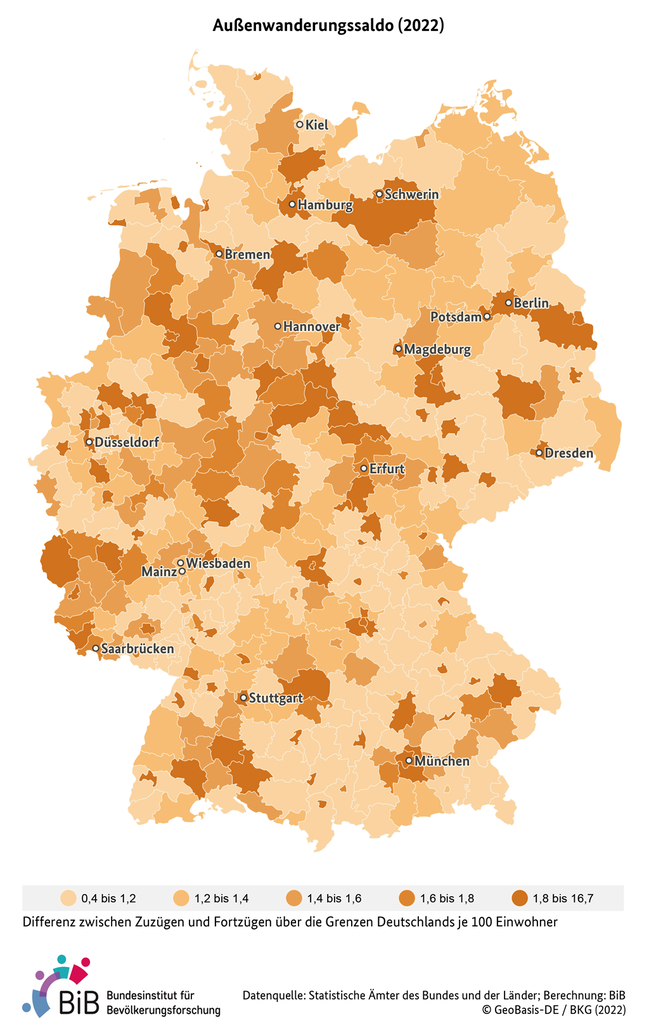 Karte zeigt den Au&#223;enwanderungssaldo je 100 Einwohner in Deutschland auf Kreisebene im Jahr 2022 (verweist auf: Außenwanderungssaldo je 100 Einwohner in Deutschland (Kreisebene, 2022))